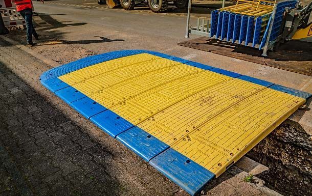 lowpro-23-05-road-plate-blue-edge-blue-traffic-safety-prod-detail-ss-p-5